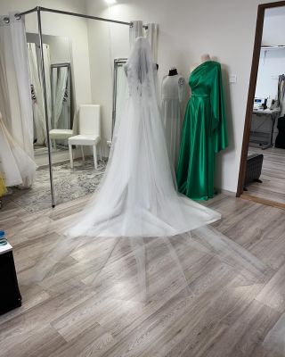 Dnes sa pripravovali závoje 🤩🙀, ktoré dotvoria váš svadobný look #saloncyntia #salon #presov #shopping #shop #onlineshop...